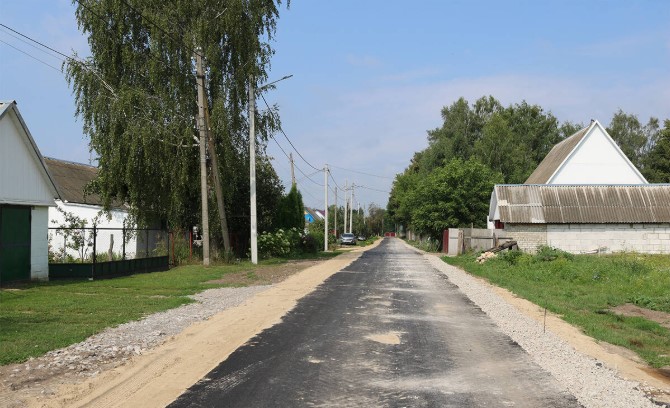 В брянских Комаричах завершается ремонт улицы Калинина