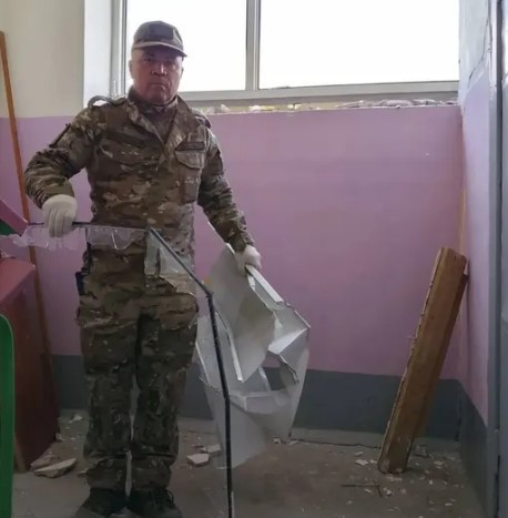 Добровольцы «БАРС Брянск» помогают устранять последствия обстрела жилого дома