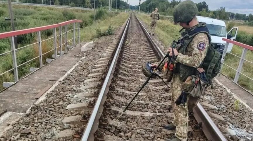 Саперы «БАРС – Брянск» обезвреживают рассыпанные с дронов мины и прочие адские механизмы