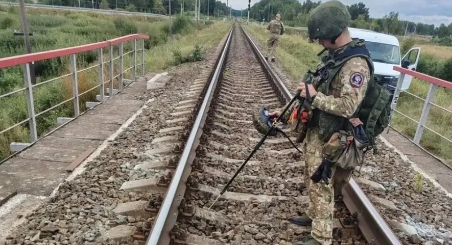 Саперы «БАРС – Брянск» обезвреживают рассыпанные с дронов мины и прочие адские механизмы