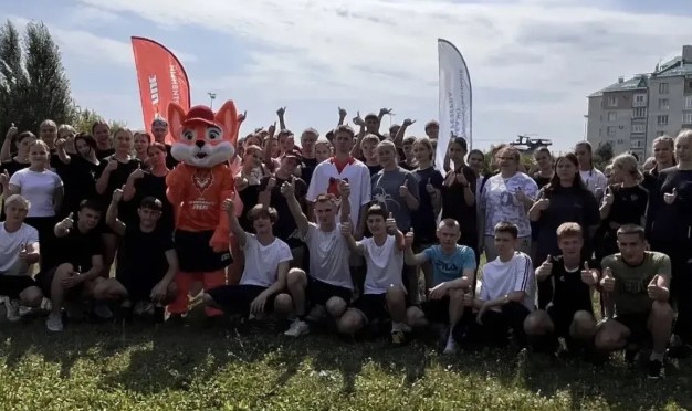 В Брянске состоялось спортивно-массовое мероприятие — «Зарядка с чемпионом»