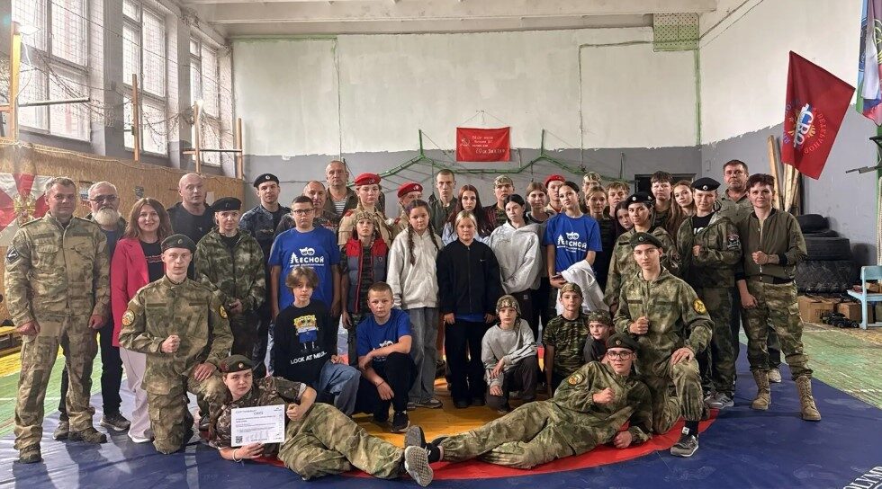 На Брянщине прошла встреча детей из лагеря «Лесной» с настоящими героями