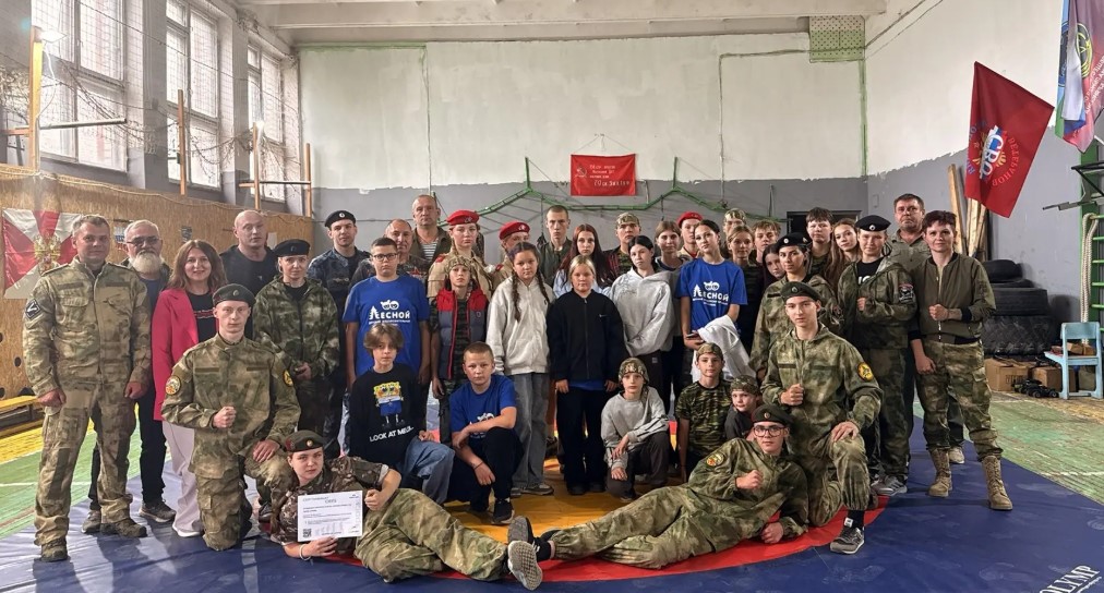 На Брянщине прошла встреча детей из лагеря «Лесной» с настоящими героями