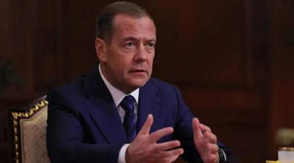 Медведев: Россия может сохраниться только как великая держава