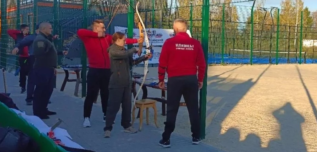 Брянская сборная ветеранов выступает на фестивале по стрельбе из лука